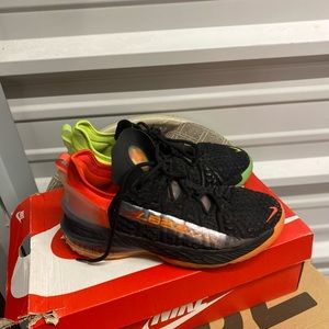 Nike Lebron 9 Youth Sneakers Size 6 Used